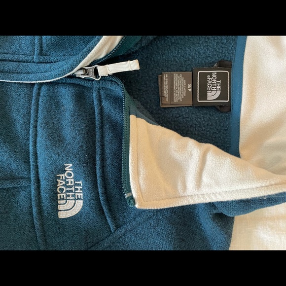 The North Face Women’s Jacket - Picture 4 of 4